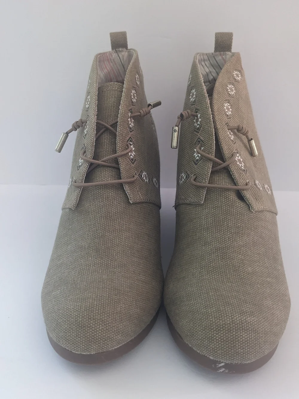 Soda Taupe Wedge Ankle Boots with Stud Embellishments NWOT 7